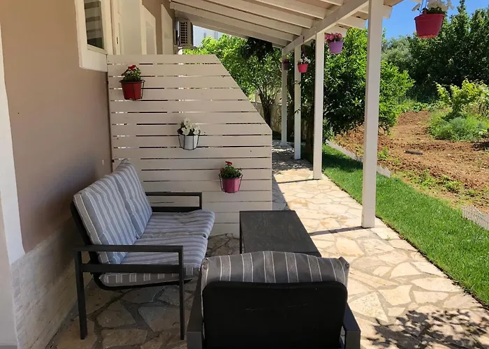 Petros Rooms & Apartments
