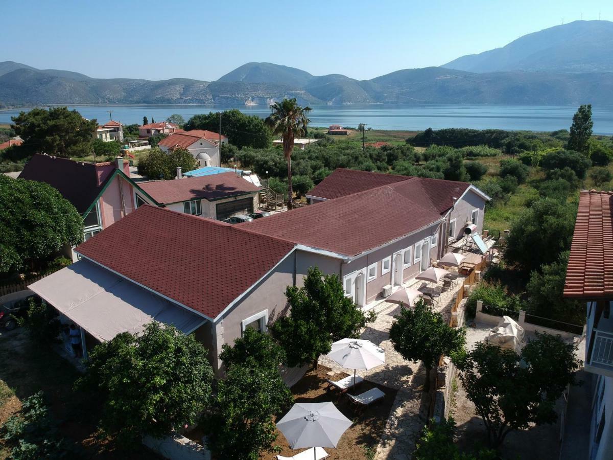 Petros & Apartment Lixouri