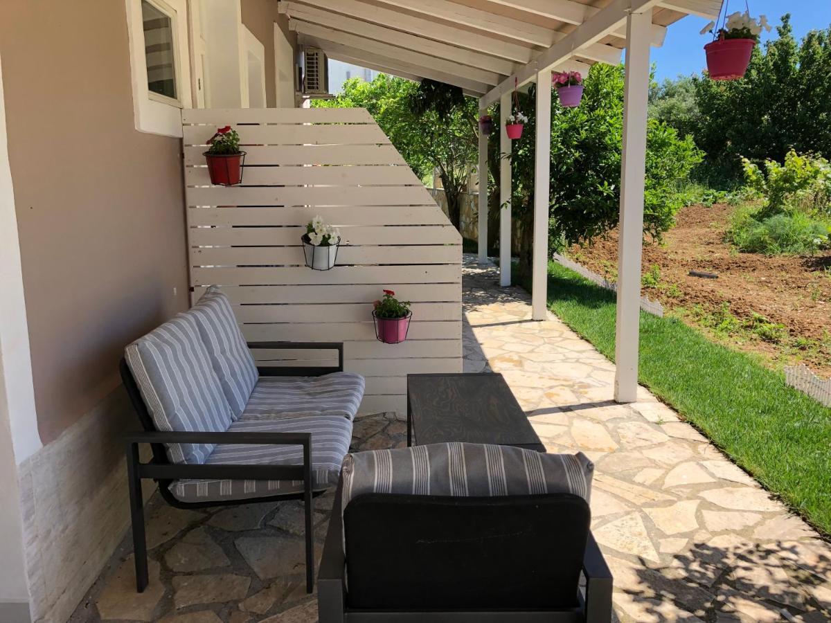 Petros & Apartment Lixouri