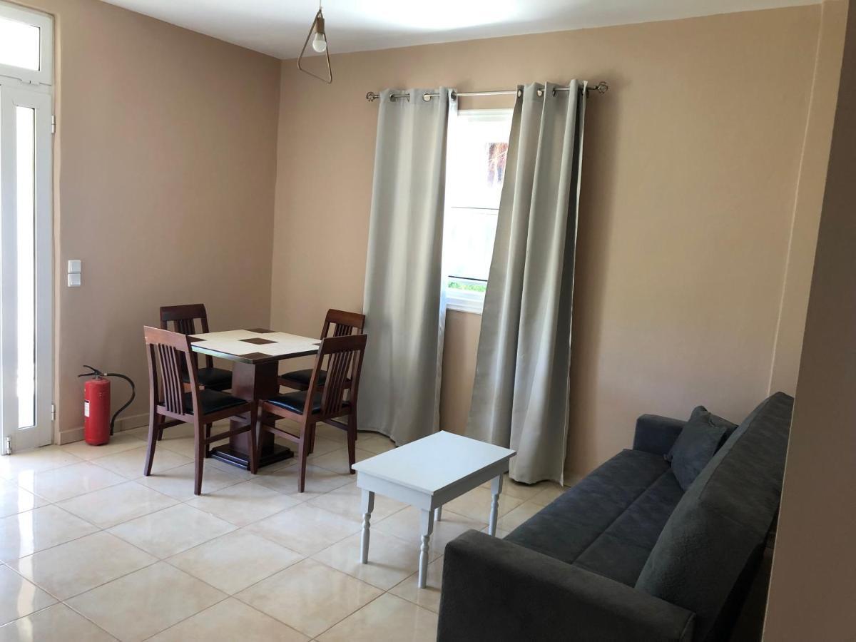 Petros & Apartment *