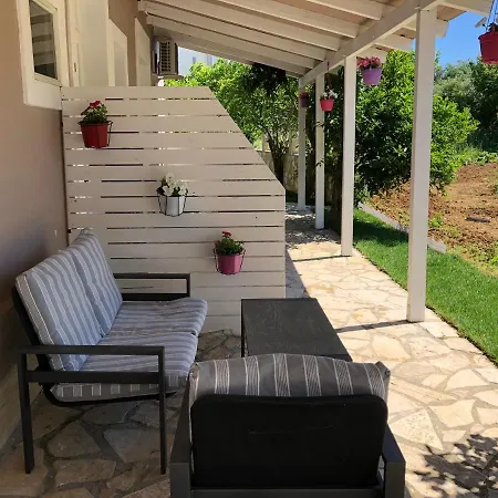 Petros Rooms & Apartments Lixouri Exterior photo
